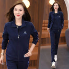 Dwuczęściowy zestaw składający się z kurtki zapinanej na zamek błyskawiczny i spodni