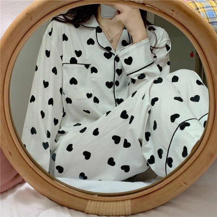 Dwuczęściowy zestaw piżamy z zapięciem na guziki i długimi rękawami