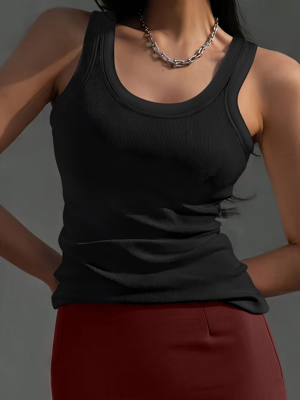 Bezrękawowa bluzka z okrągłym dekoltem