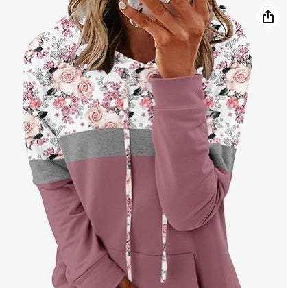 Koszulka z długim rękawem, kapturem i kwiatowym wzorem