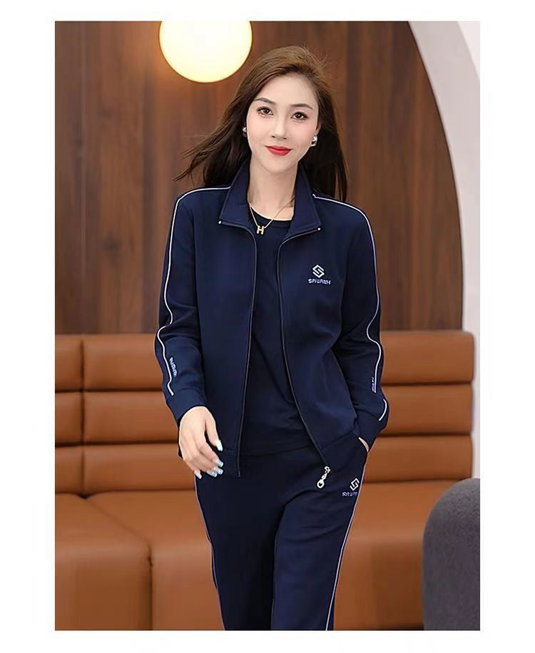 Dwuczęściowy zestaw składający się z kurtki zapinanej na zamek błyskawiczny i spodni